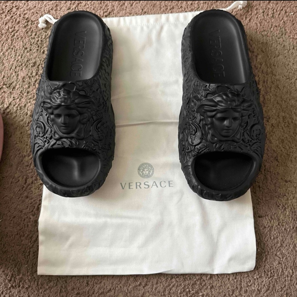 Authentic Versace Dimension Black Pool Slides Men… - image 2